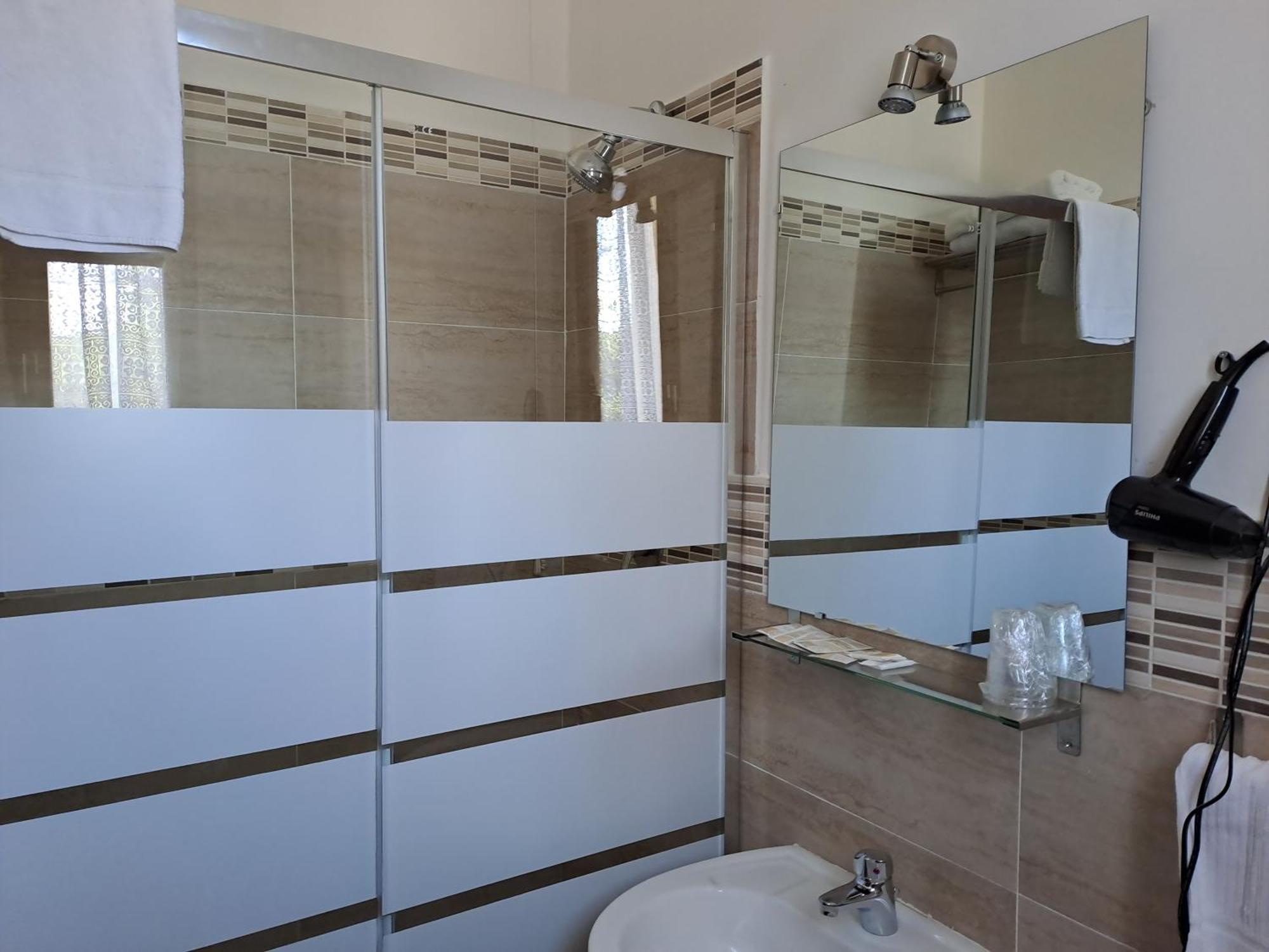 Hotel Villa Robinia Дженцано-ди-Рома Экстерьер фото