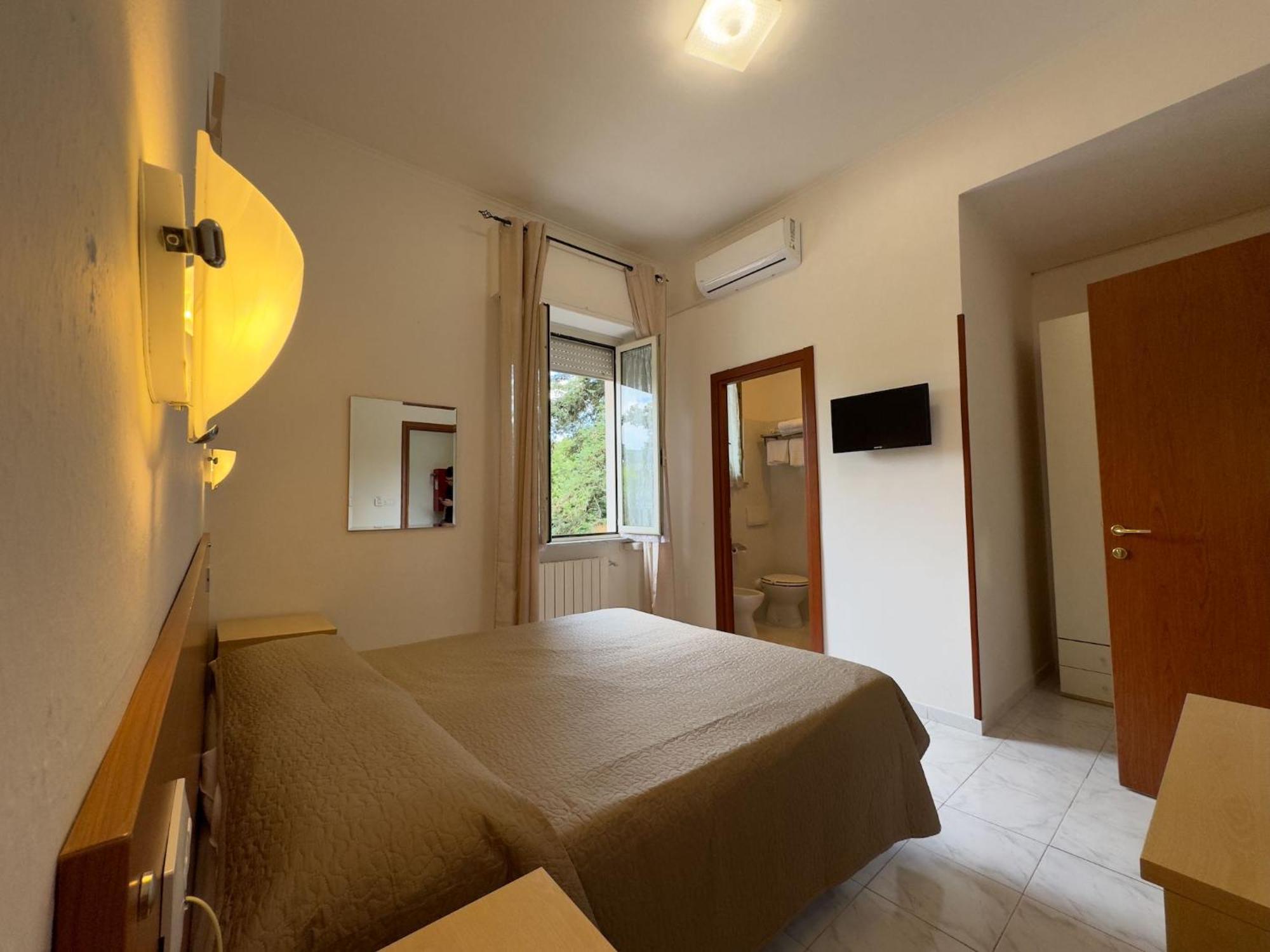 Hotel Villa Robinia Дженцано-ди-Рома Экстерьер фото
