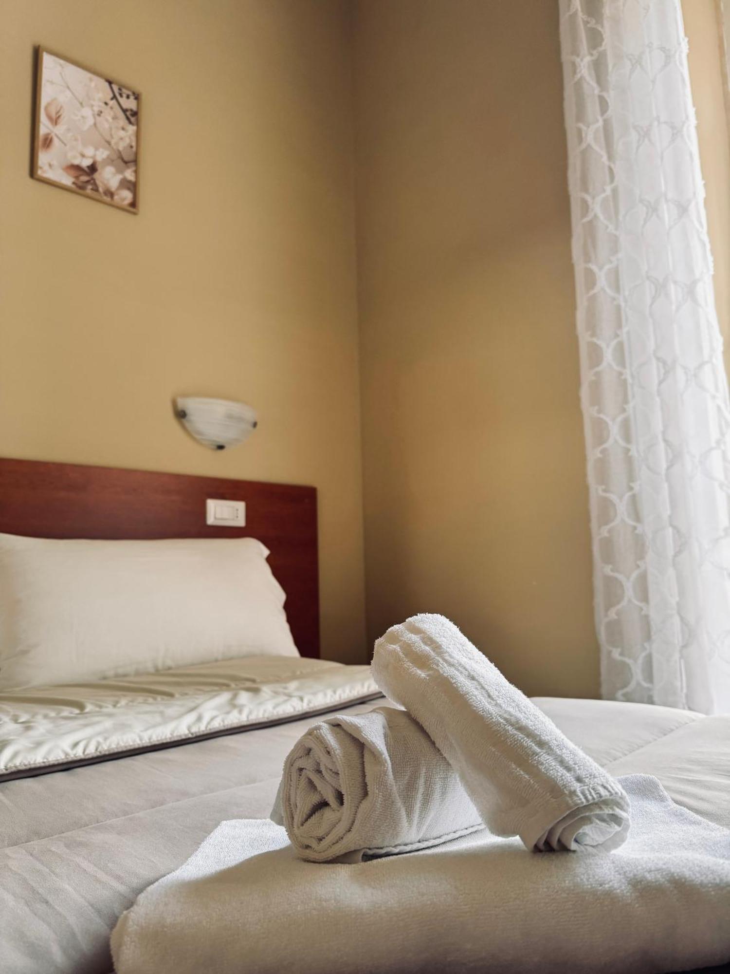 Hotel Villa Robinia Дженцано-ди-Рома Экстерьер фото