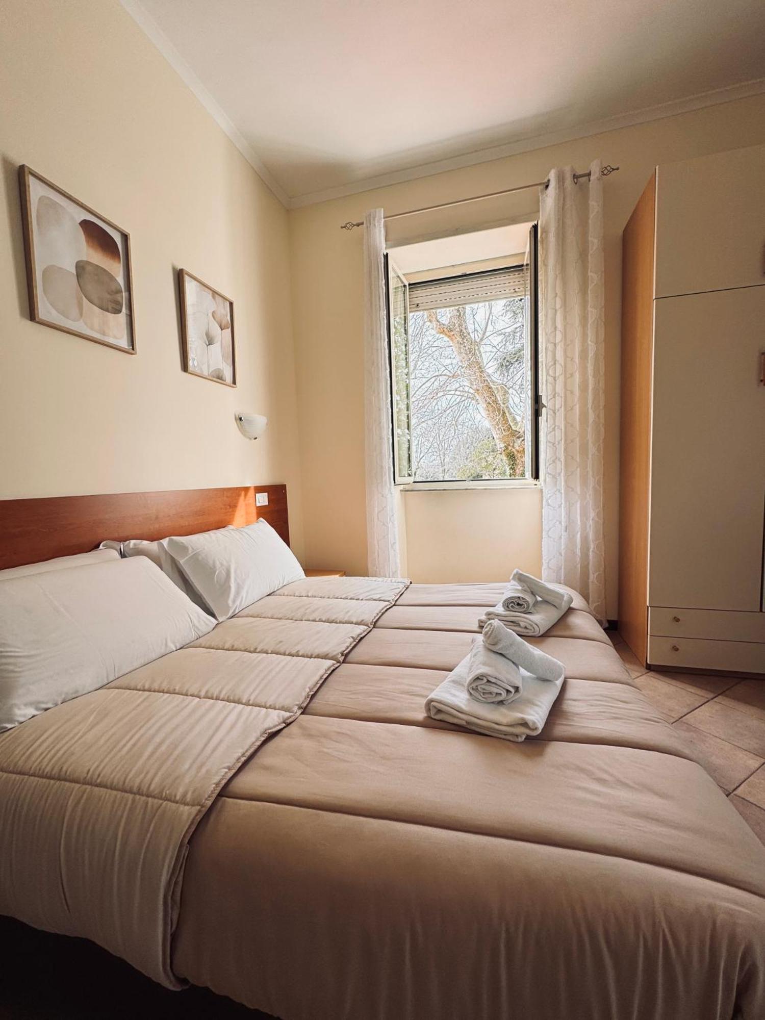 Hotel Villa Robinia Дженцано-ди-Рома Экстерьер фото
