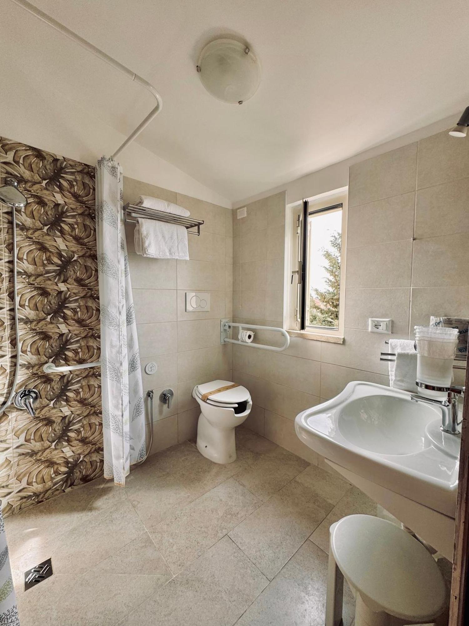 Hotel Villa Robinia Дженцано-ди-Рома Экстерьер фото