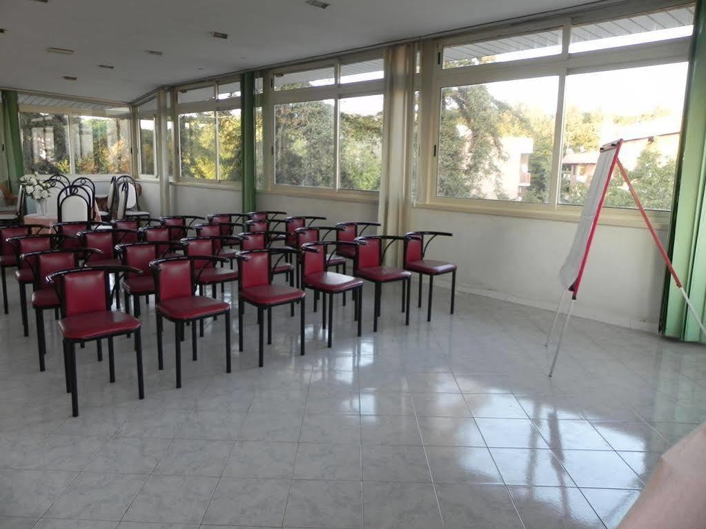 Hotel Villa Robinia Дженцано-ди-Рома Экстерьер фото